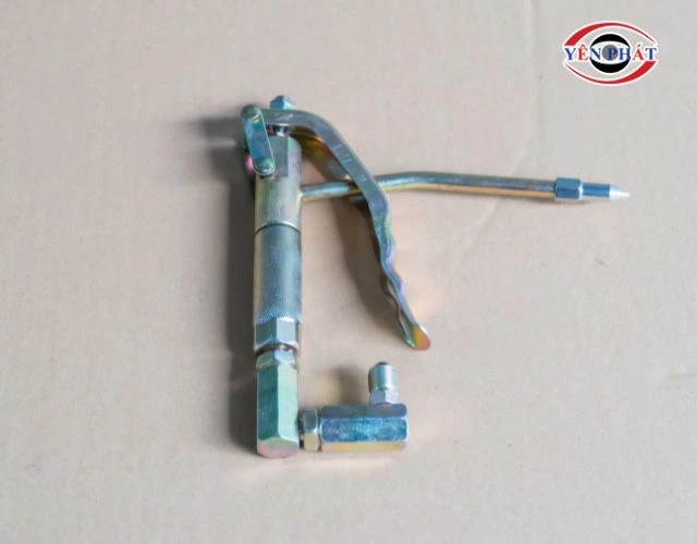 Súng bơm mỡ là bộ phận quan trọng của máy