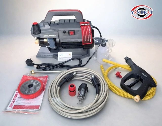 Máy rửa xe Amaxtools gọn nhẹ, đủ phụ kiện đi kèm