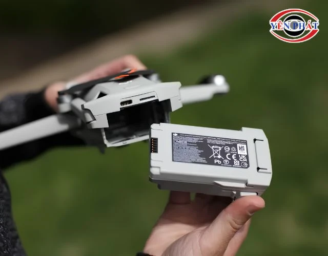 Bảo quản pin Flycam hạn chế tình trạng chai, phồng