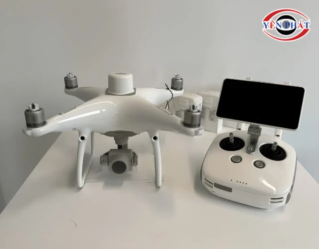Tránh để pin tiếp xúc kim loại