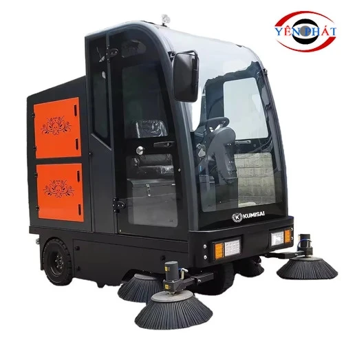 Xe quét rác công nghiệp ngồi lái Kumisai KMS-S13 - Pin Litium