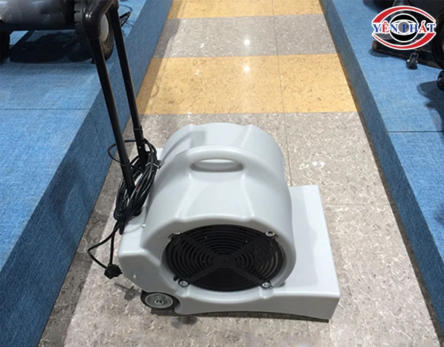 Thiết kế tay cầm và bánh xe hỗ trợ di chuyển giữa các khu vực