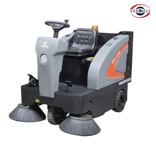 Xe quét rác ngồi lái nhà xưởng Kumisai KMS-1350E - Pin Lithium