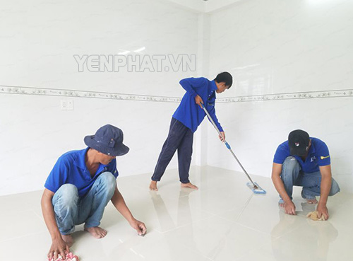 Có rất nhiều cách vệ sinh và làm sạch sàn nhà sau xây dựng