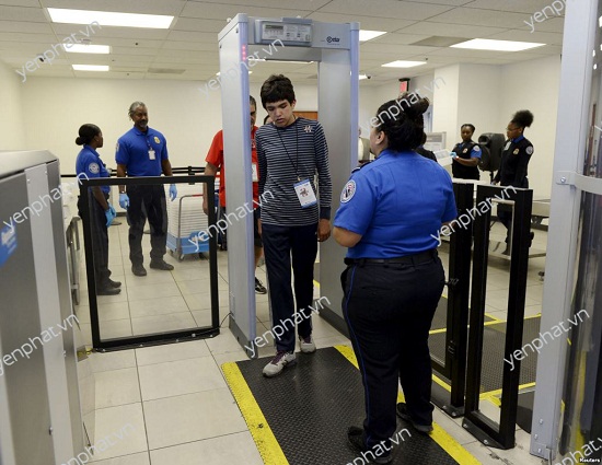 Ứng dụng máy dò kim loại trong an ninh sân bay