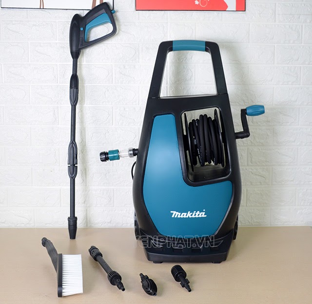 Máy rửa xe Makita HW 111