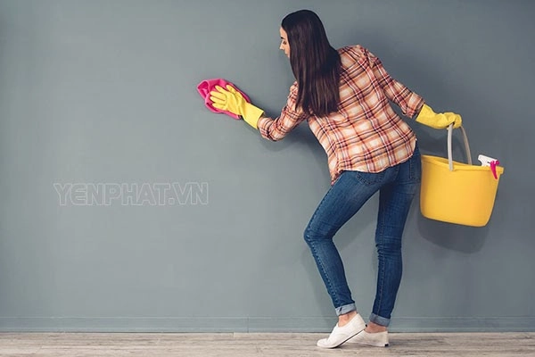cách lau tường nhà bị bẩn
