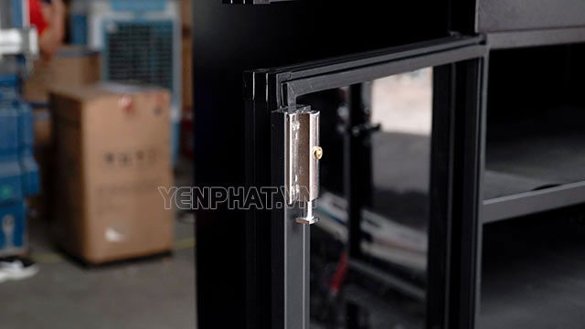 Tủ chống ẩm Kumisai DHC 800 làm từ chất liệu thép