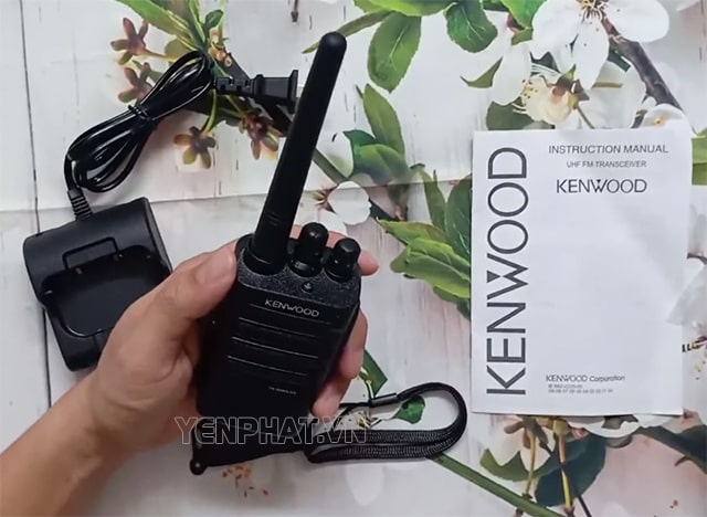 Kenwood TK 508 Plus có thiết bị nhỏ gọn, dễ cầm tay