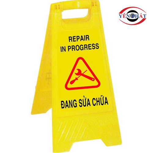 Biển báo chữ A đang sửa chữa