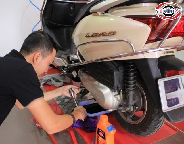 Thay lốp xe Lead hết bao nhiêu tiền