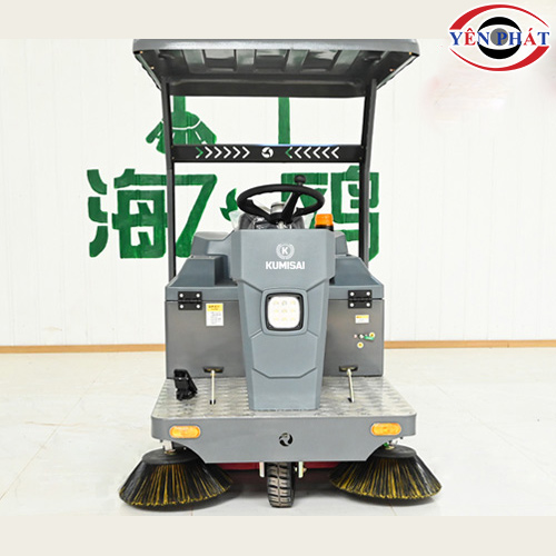 Xe quét rác ngồi lái Kumisai KMS 160E