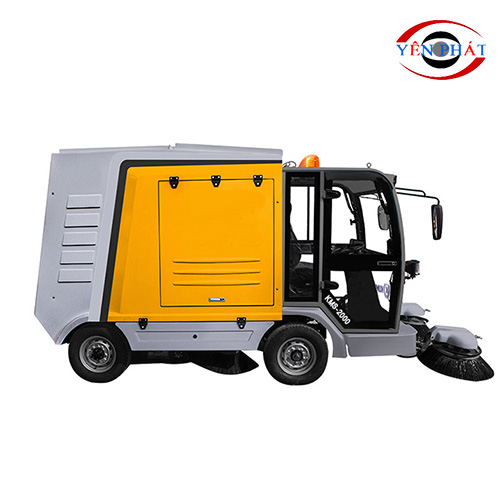 Xe quét rác công nghiệp ngồi lái Kumisai KMS-2000-M (Pin Lithium)