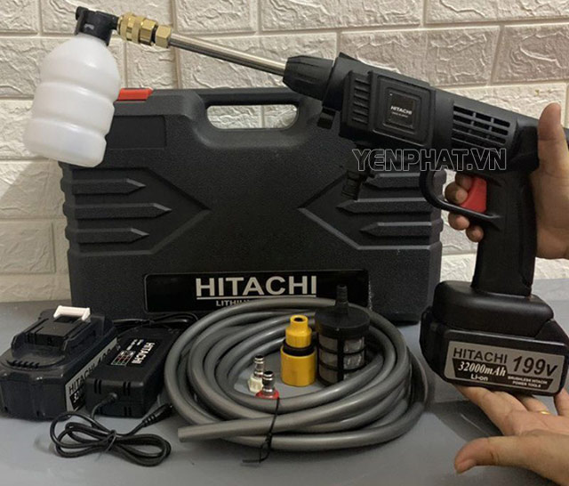 máy rửa xe pin Hitachi