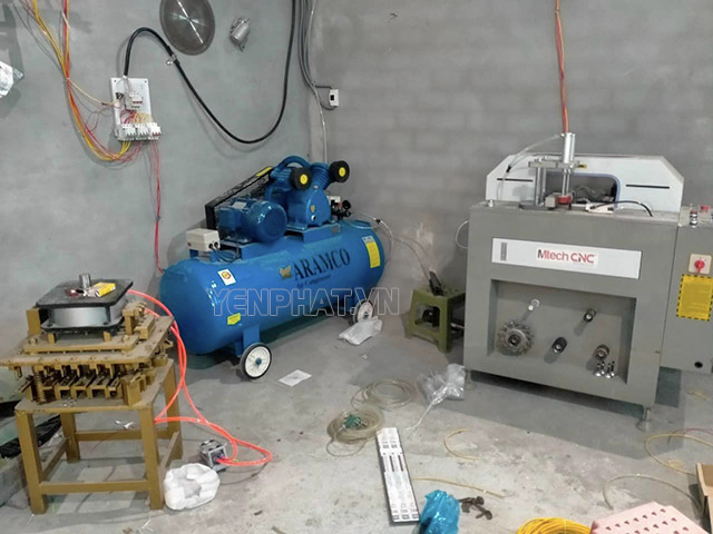 Máy nén khí Aramco được sử dụng để cấp khí nén cho máy cắt nhôm
