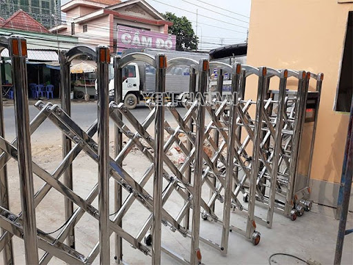 cổng xếp tại Hà Nội - Điện Máy Yên Phát