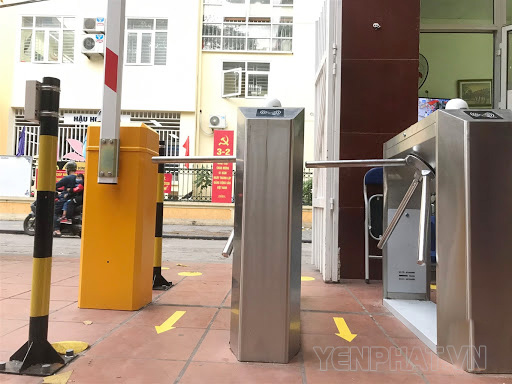 hệ thống kiểm soát thẻ ra vào tòa nhà cổng barrier | Điện Máy Yên Phát